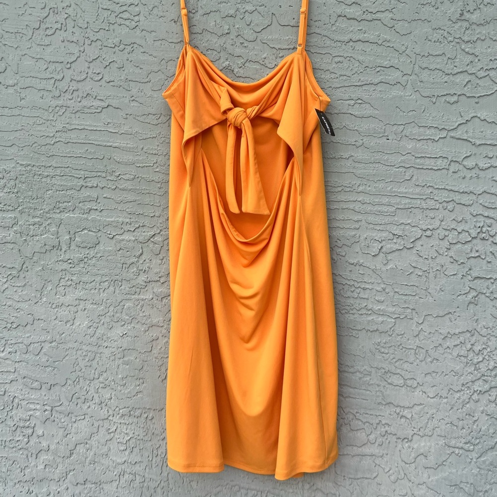 Beautiful dress - Picture 4 of 4